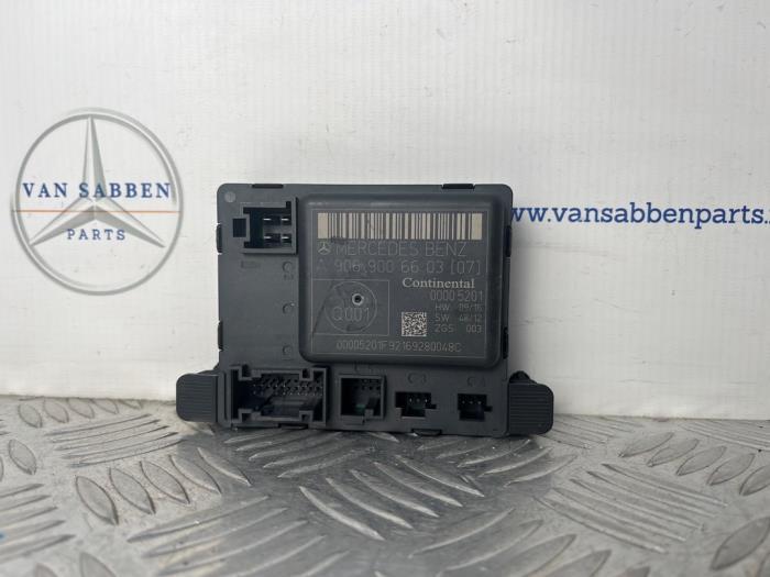 Centrale Deurvergrendelings Module van een Mercedes Sprinter, Gebruikt, -, -, 3 maanden garantie