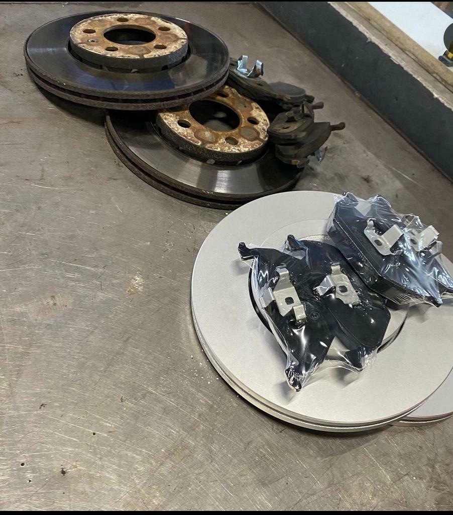Foto 14 van Autobedrijf Reparatie Onderhoud Apk