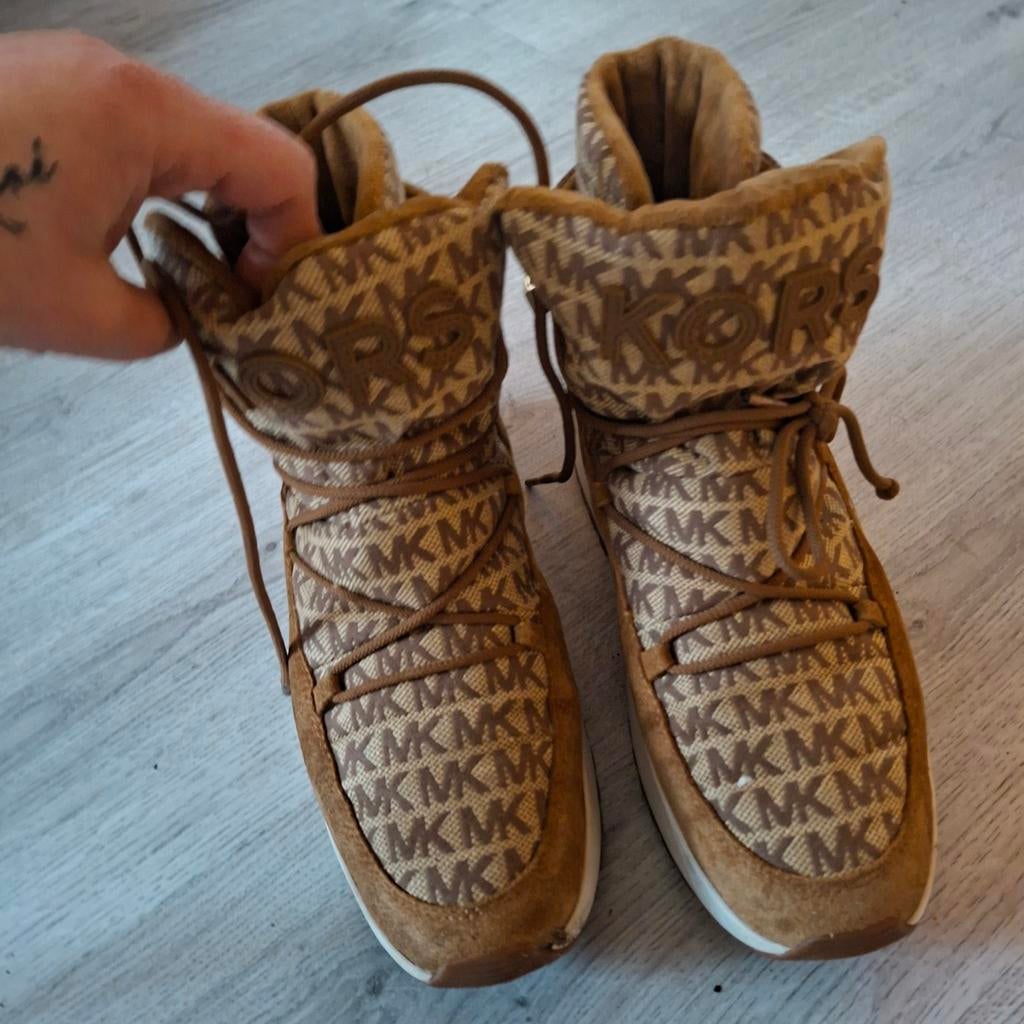 Michael Kors Snowboots, Kleding | Dames, Schoenen, Zwart, Snowboots, Ophalen of Verzenden, Zo goed als nieuw
