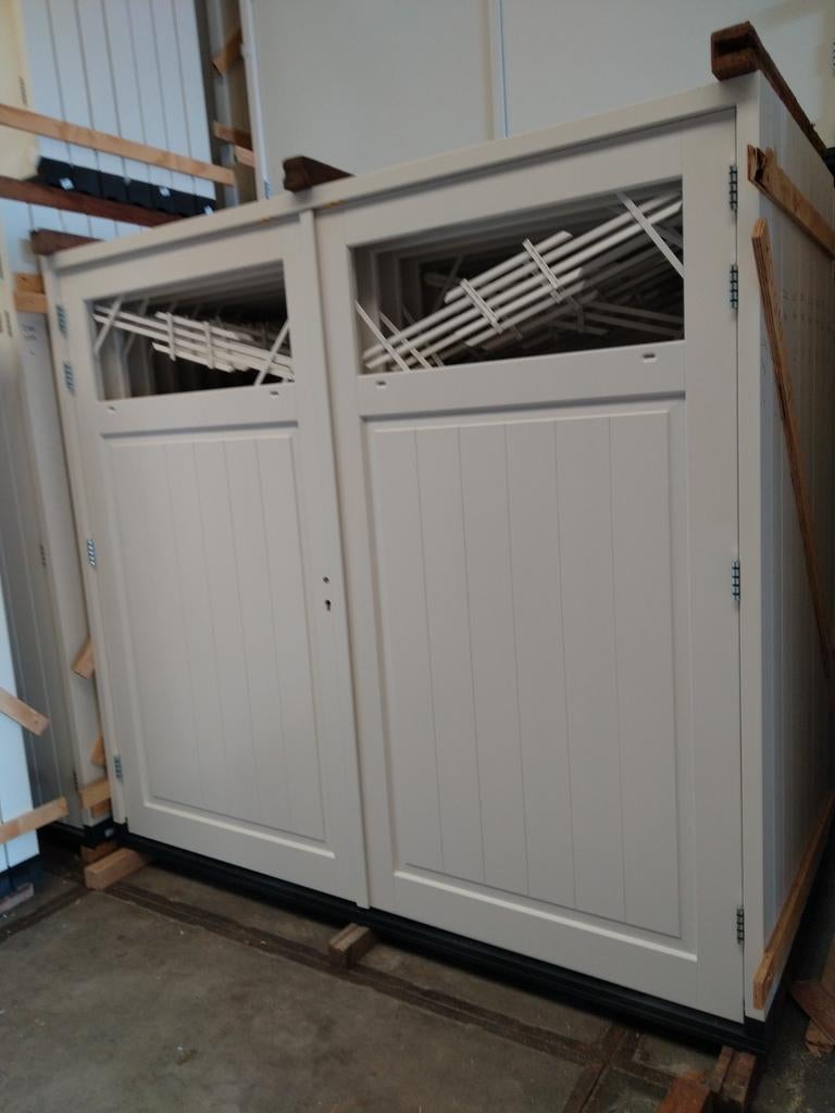 Kozijn met dubbele garage deuren, Ophalen, Hout, 120 cm of meer, 215 cm of meer