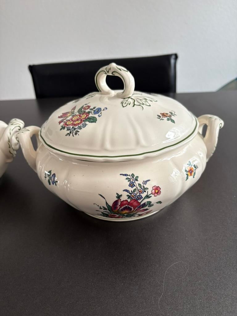 2 Dekschalen van Villeroy Boch., Huis en Inrichting, Keuken | Servies, Ophalen of Verzenden, Overige stijlen, Aardewerk, Schaal of Schalen