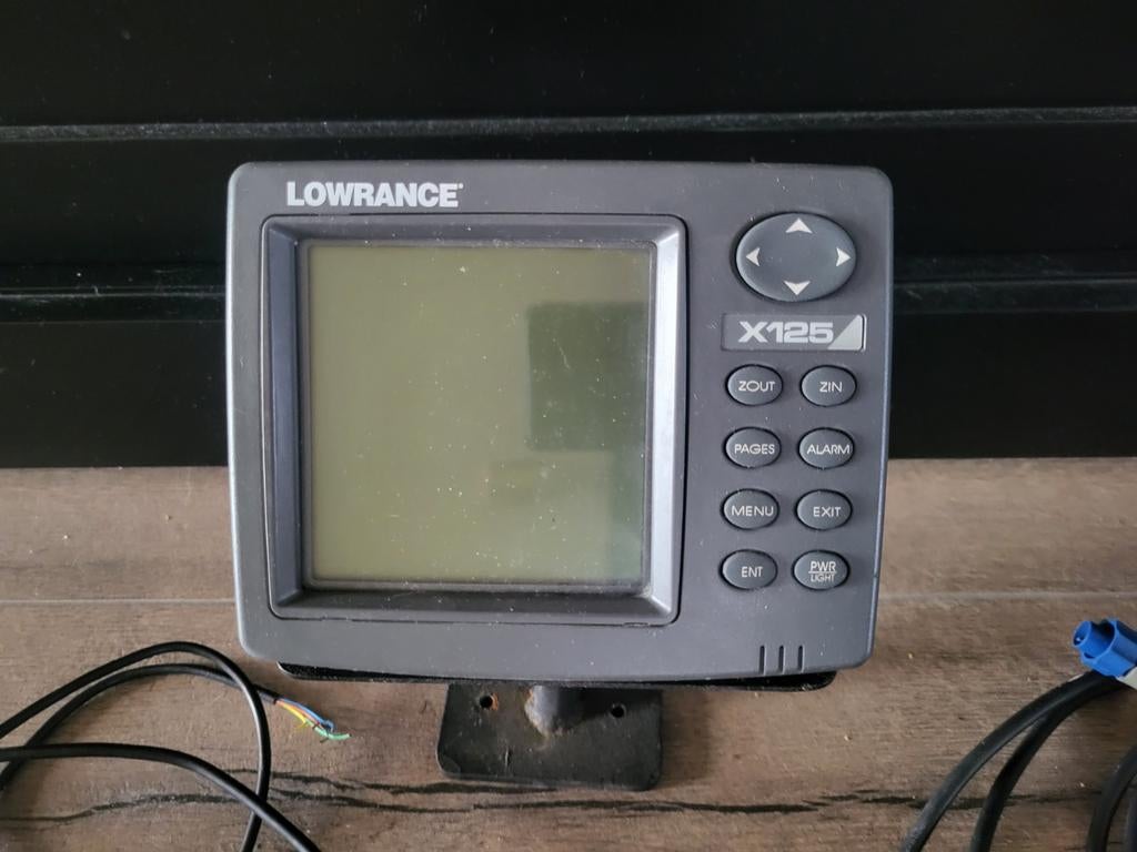 Lowrance x125. Fishfinder, Watersport en Boten, Navigatiemiddelen en Scheepselektronica, Ophalen of Verzenden, Gebruikt, Kaartplotter of Fish Finder