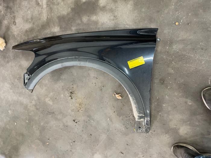 Scherm links-voor van een Volvo C30 (452-46), Gebruikt, -, -, Ophalen of Verzenden