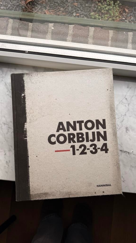 Anton Corbijn - 1-2-3-4 - Gelezen Boek, Boeken, Ophalen of Verzenden, Gelezen, Fotografen