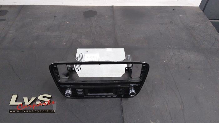 Radio CD Speler van een Volkswagen UP, Gebruikt, -, Volkswagen, -