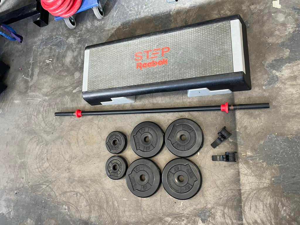 Les mills bodypump set met reebok step, Sport en Fitness, Fitnessmaterialen, Gebruikt, Stepbank, Ophalen of Verzenden