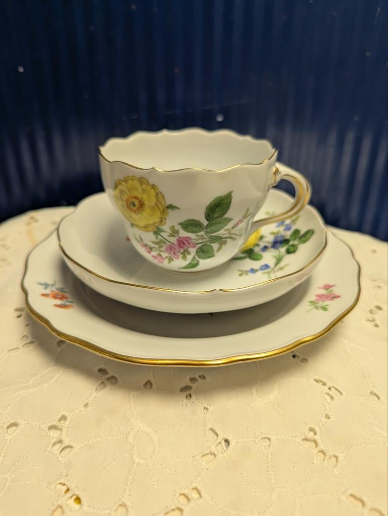 Meissen thee trio . Punt gaaf, Antiek en Kunst, Antiek | Servies compleet, Ophalen of Verzenden