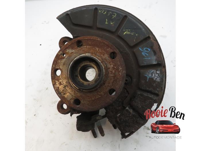 Fusee links-voor van een Volkswagen Golf Plus, Gebruikt, -, Volkswagen, -
