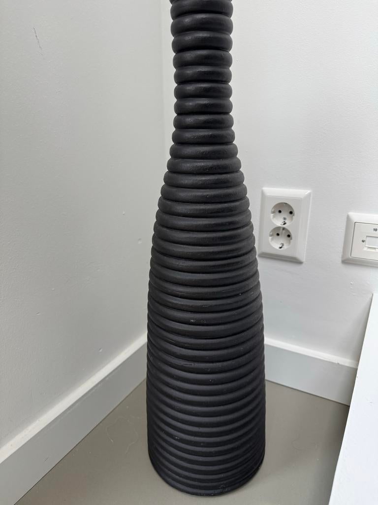 Zwarte vaas HAVTORN Farm – IKEA | 60 cm hoog, Huis en Inrichting, Woonaccessoires | Vazen, Ophalen, Steen, Gebruikt, Zwart