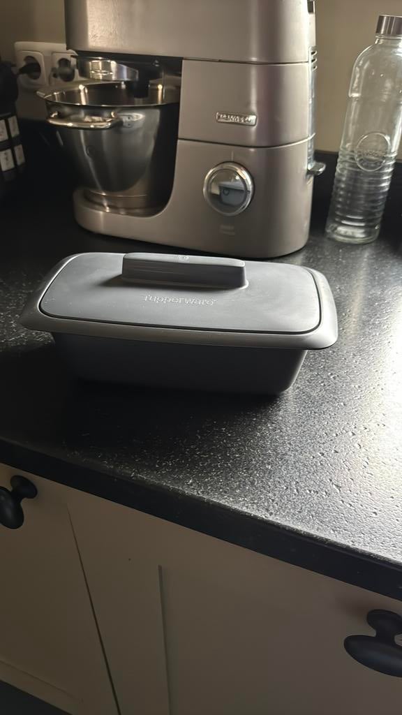 Tupperware Ultra Pro ovenschaal/ terrine 1,8 ltr., Ophalen of Verzenden, Zo goed als nieuw, Schaal