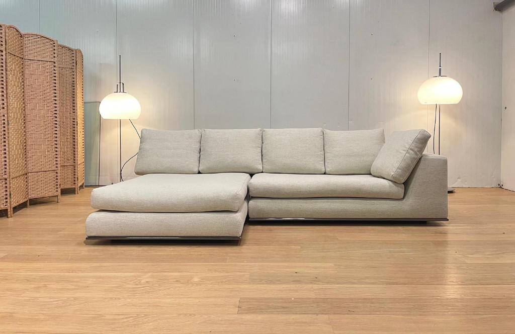 Minotti Hamilton Hoekbank met Daybed – NP: €19.500, Minotti, Hoekbank, Nieuw, Www.designplaats.nl