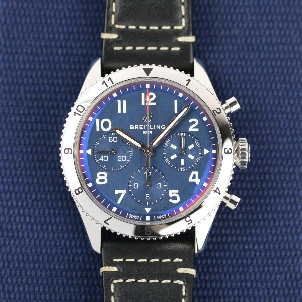 Breitling AVI Chronograph 42 (Zeer goed/ 2024), Leer, Staal, Breitling, Polshorloge