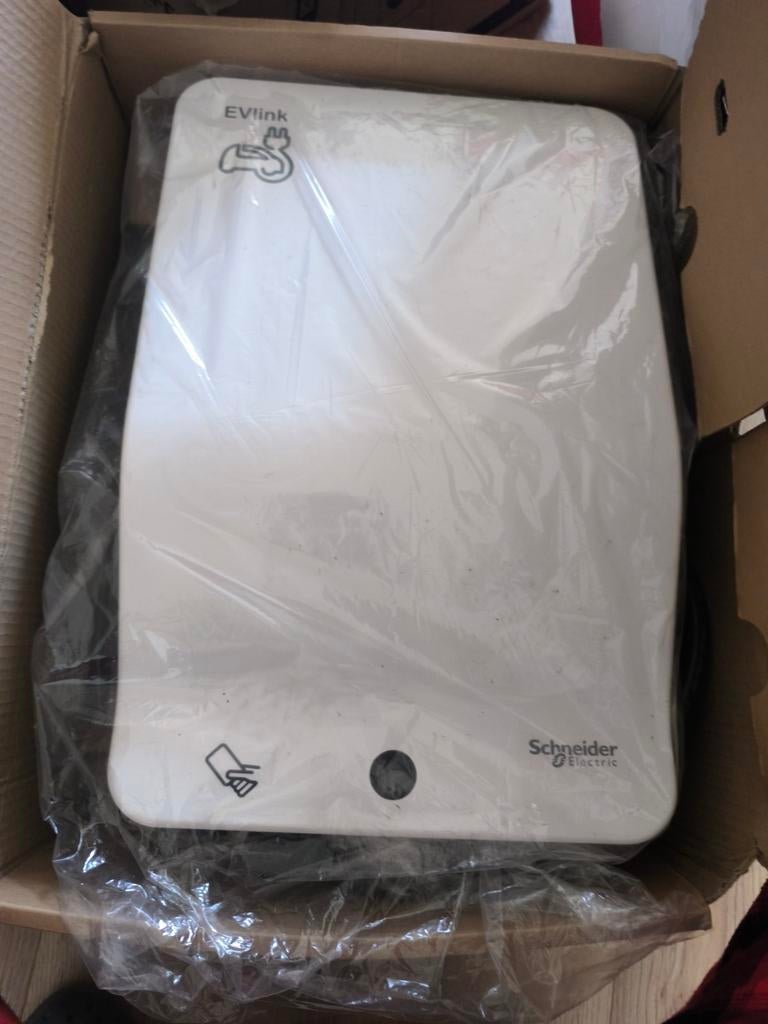 Schneider Electric EVlink Smart Wallbox 22kW/11kW Laadpaal, Ophalen of Verzenden, Nieuw, Laadpaal