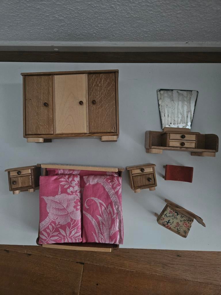 Houten slaapkamer poppenhuis bed kast kaptafel, Ophalen of Verzenden, Gebruikt, Jongetje of Meisje
