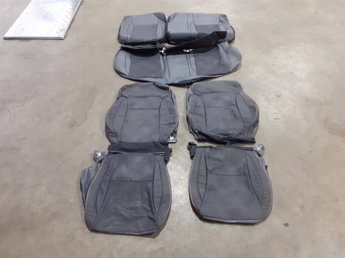 Bekleding Set (compleet) van een Suzuki Vitara, Ophalen of Verzenden, 3 maanden garantie, Gebruikt, Suzuki