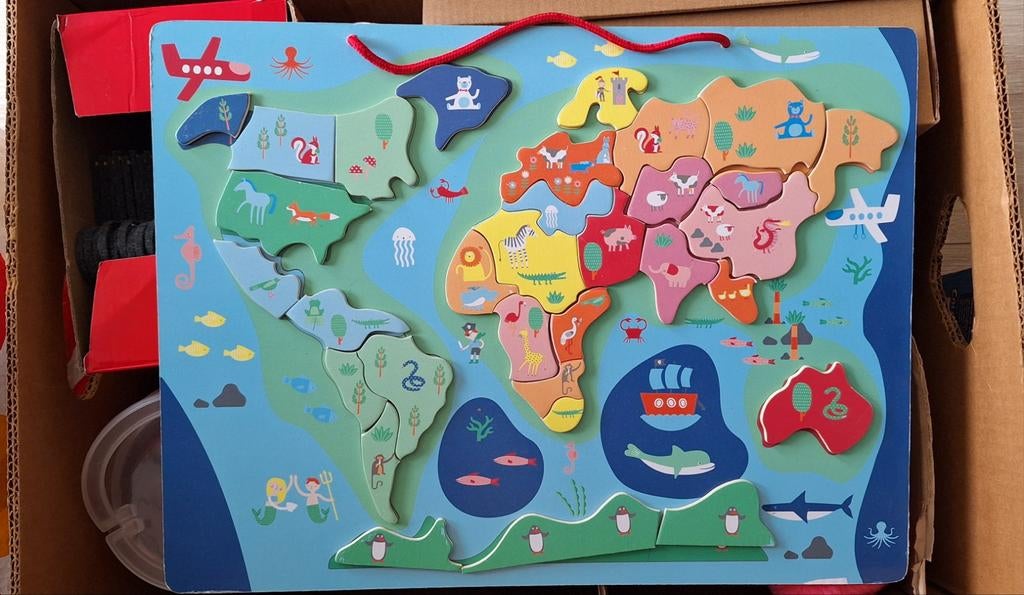 Wereldkaart Puzzel magnetisch, 2 tot 4 jaar, Gebruikt, Van hout, Meer dan 50 stukjes
