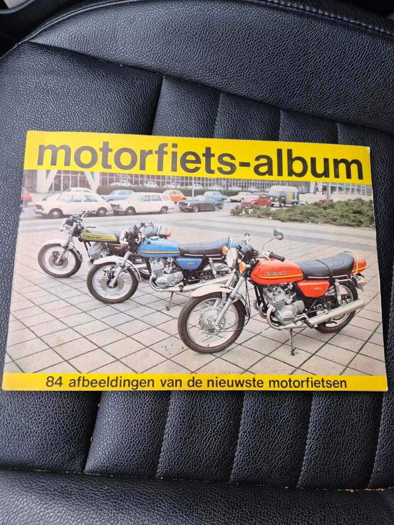 Motorfiets Album - 84 Afbeeldingen, Ophalen of Verzenden, Gelezen, Algemeen, Onbekend