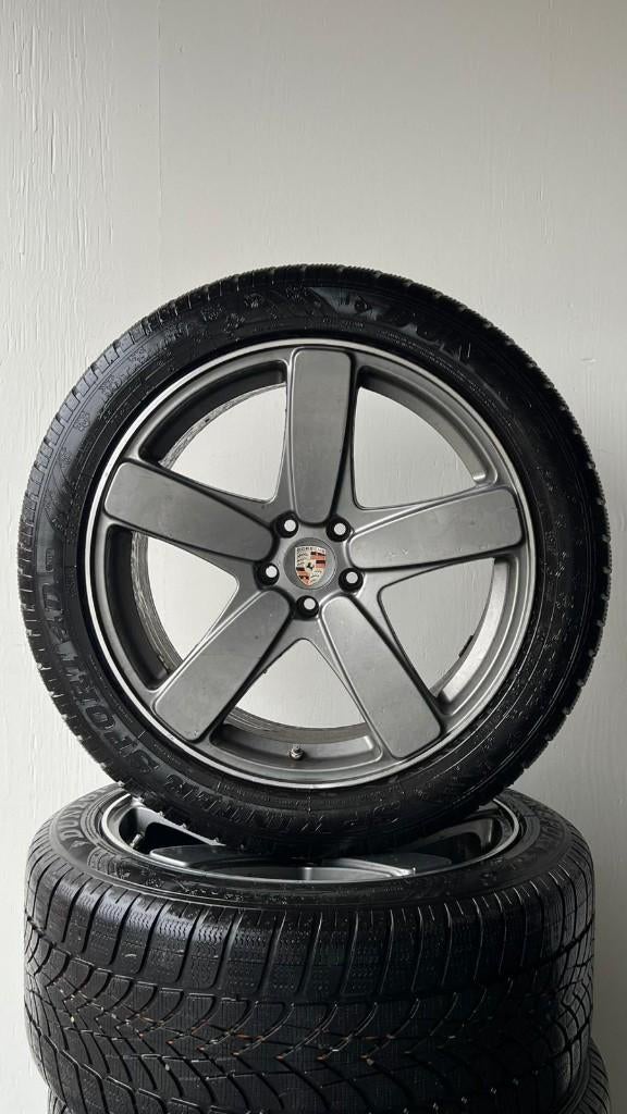 Porsche Macan Winterset 295/40/R20 & 265/45/R20, Gebruikt, 295 mm, Banden en Velgen, Personenwagen