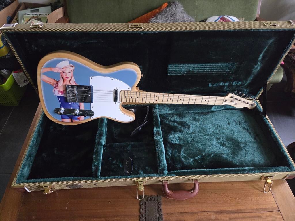 Electrische gitaar met pin-up girl design 3/3, Ophalen of Verzenden, Nieuw, Solid body, Overige merken