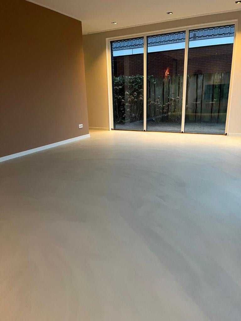 Gietvloeren & Vloercoating, Vloeren gieten