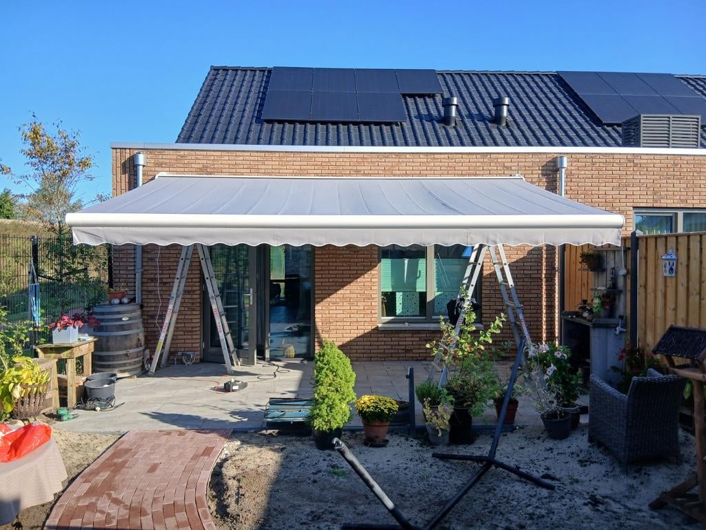 30x zonnescherm.op maat nieuw doek.geplaatst bij u tot 15 m., Tuin en Terras, Zonneschermen, Zo goed als nieuw, Knikarmscherm