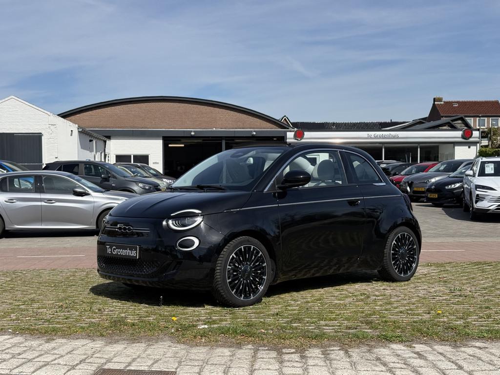 Fiat 500C La Prima 42 kWh | Winterpack | (bj 2021), Cabriolet, 4 stoelen, Zwart, 24 kWh