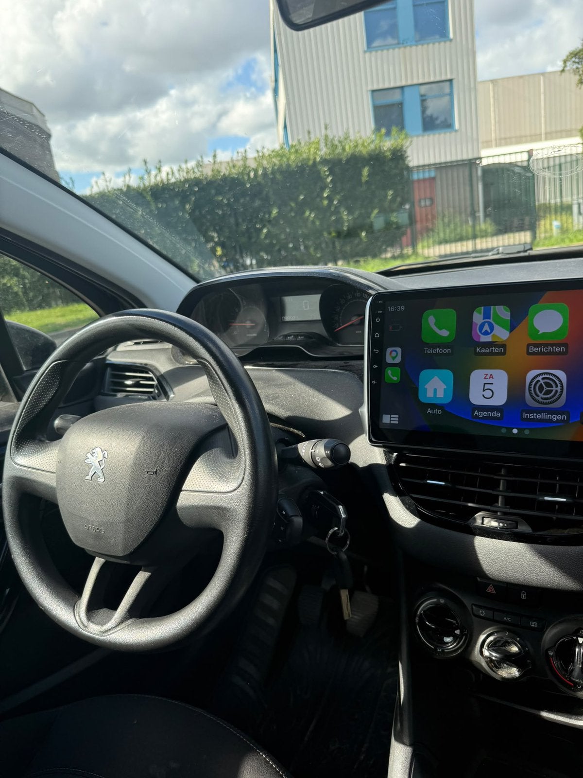 Peugeot 208 | 1.0 VTI | APK, Park, Cruise, Carplay | 2014, Auto's, Peugeot, Voorwielaandrijving, 450 kg, 31 €/maand, Origineel Nederlands
