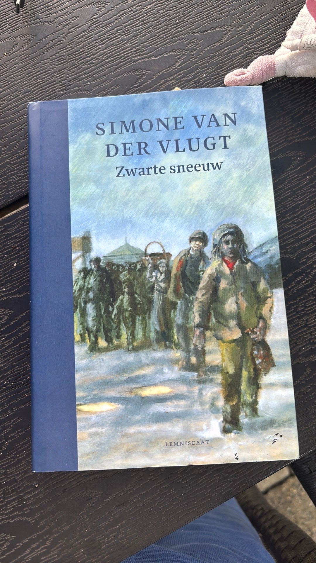 Simone van der Vlugt - Zwarte sneeuw, Ophalen of Verzenden, Zo goed als nieuw, Simone van der Vlugt