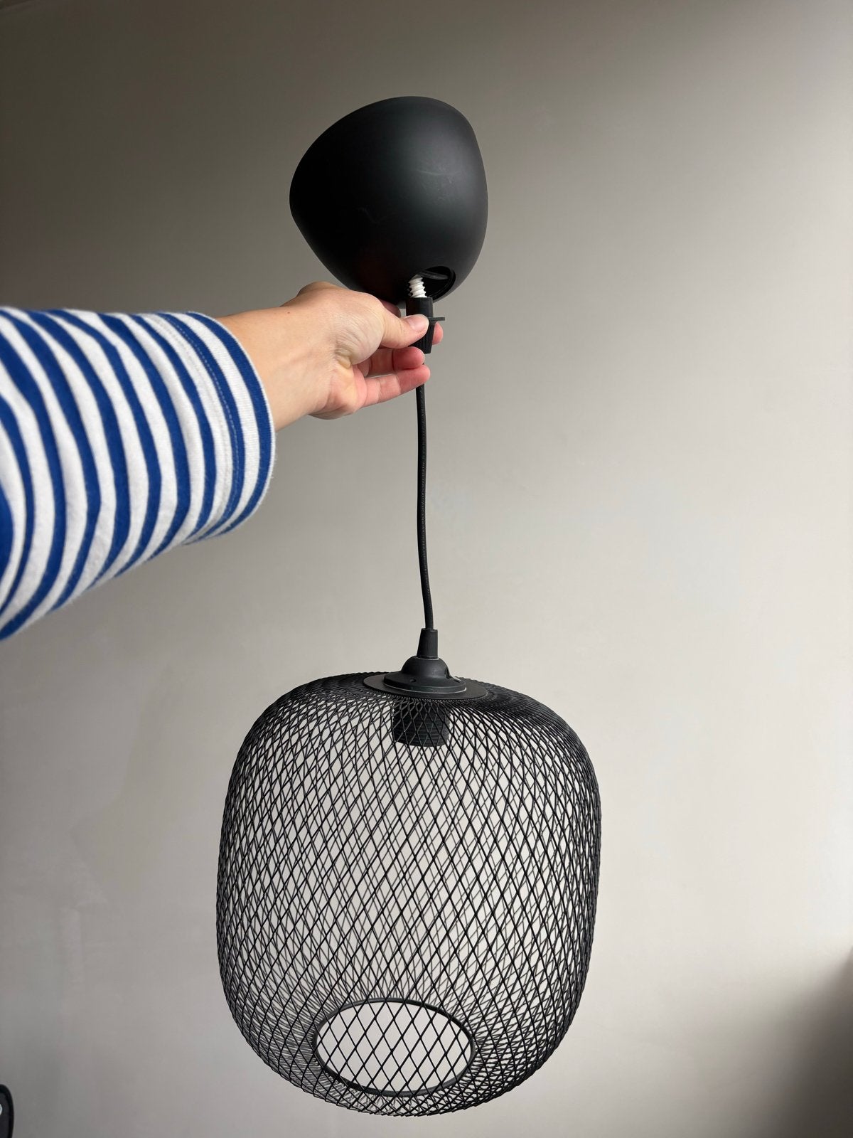 2x ikea Zwarte draadlamp hanglamp, Huis en Inrichting, Ophalen, Zo goed als nieuw, Metaal, E27 (groot)