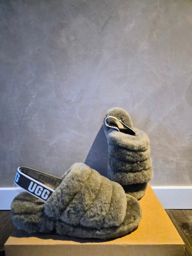 UGG pantoffels nieuw in doos, UGG, Overige kleuren, Nieuw, Ophalen of Verzenden