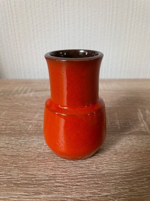 Oranje Vaasje - Hoogte 9 cm, Huis en Inrichting, Woonaccessoires | Vazen, Ophalen of Verzenden, Gebruikt, Oranje, 9 cm