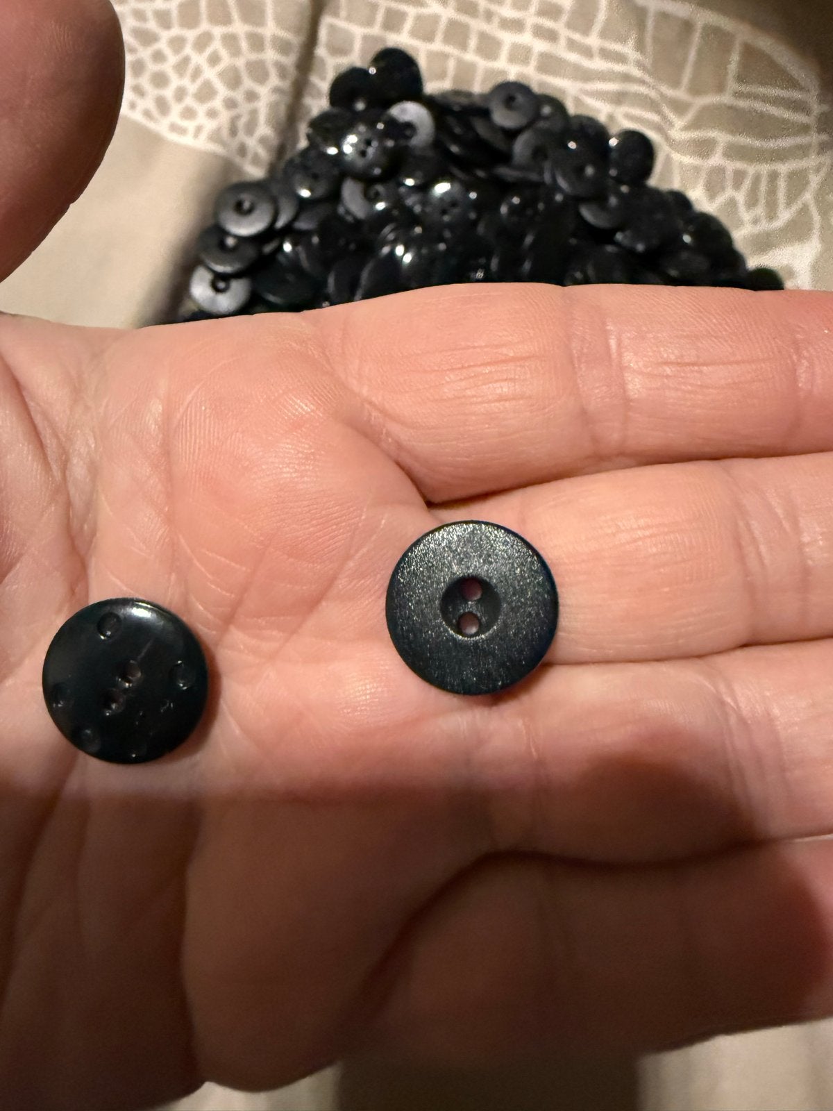 Meer dan 100 zwarte knopen voor kleding en hobby, Hobby en Vrije tijd, 1057CG, Nieuw, Ninas, Ophalen of Verzenden