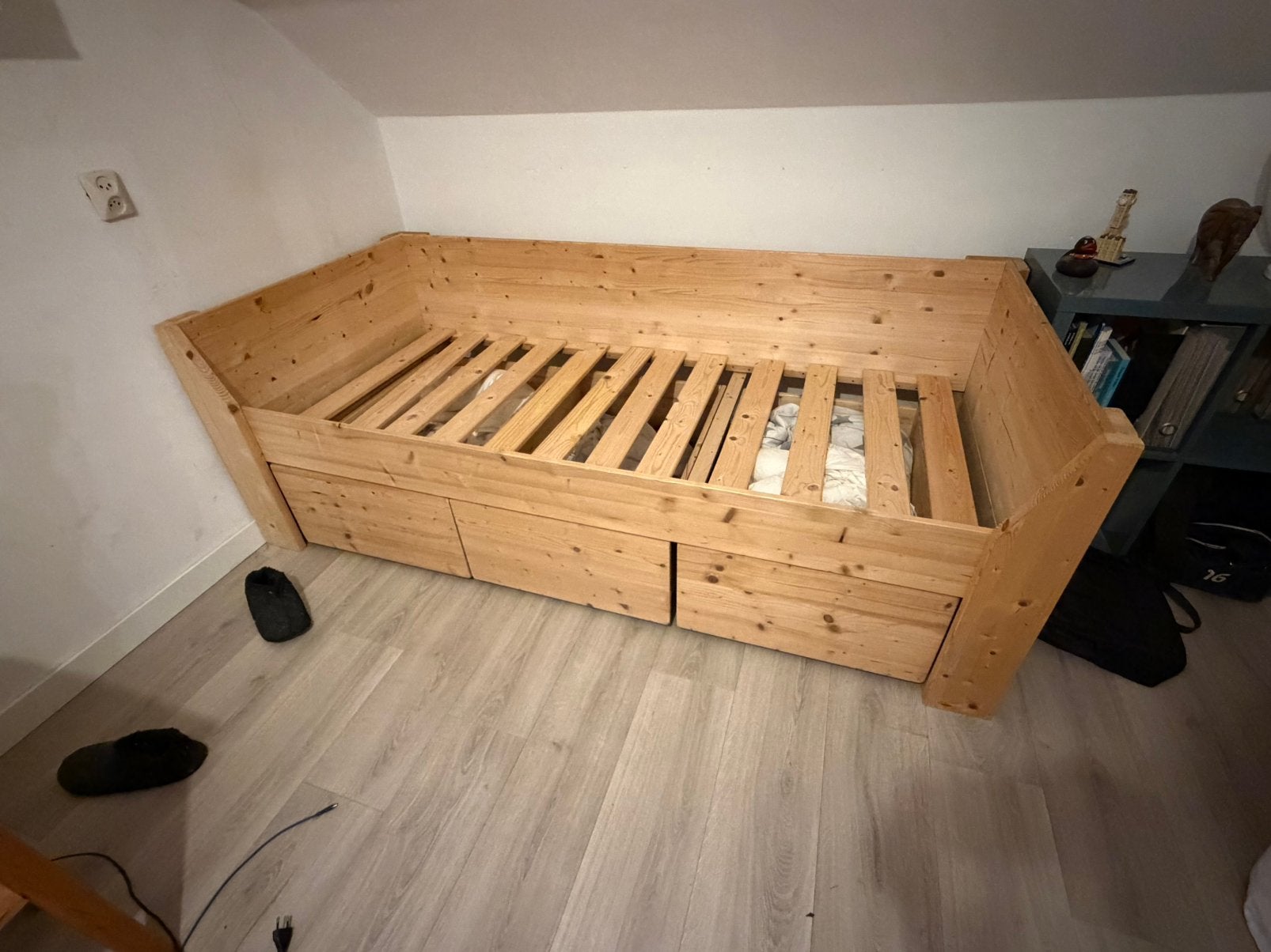 Bed met lades, Ophalen, Gebruikt, 90 cm, Eenpersoons