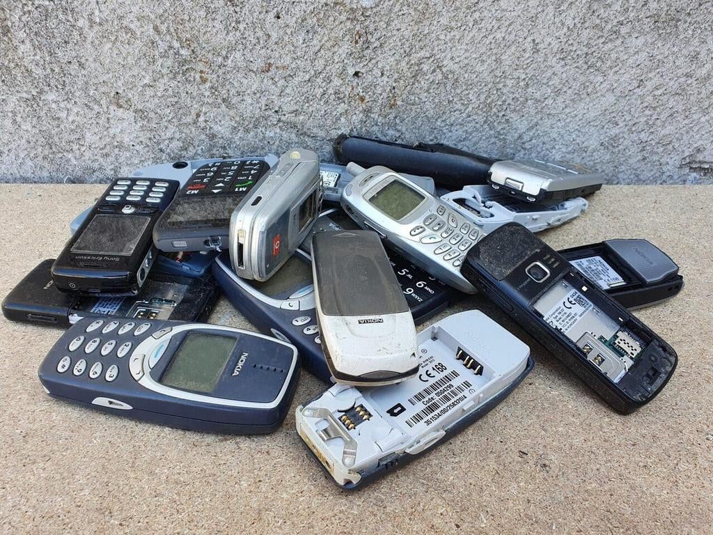 GEZOCHT, Telecommunicatie, Mobiele telefoons | Nokia, Ophalen of Verzenden, Zwart