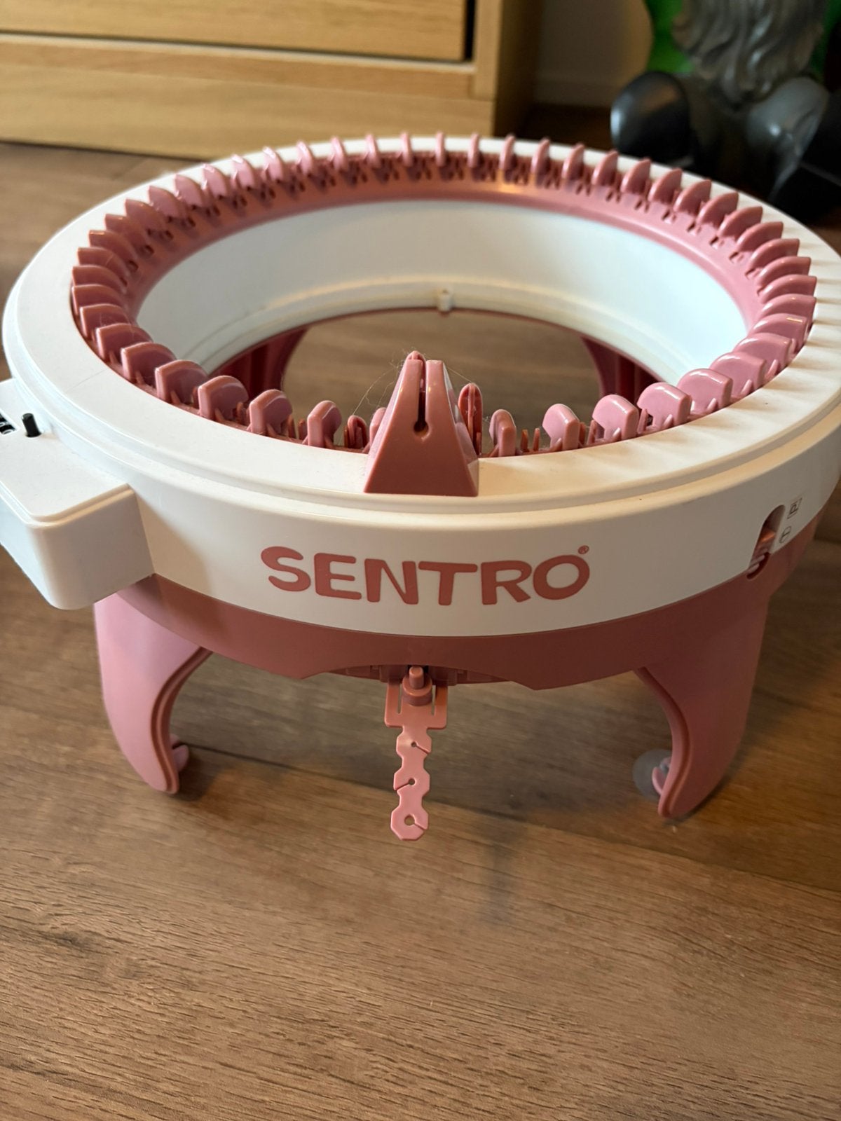 Sentro Knitting Machine / Sentro breimachine, Ophalen, Zo goed als nieuw, Breien, Machine