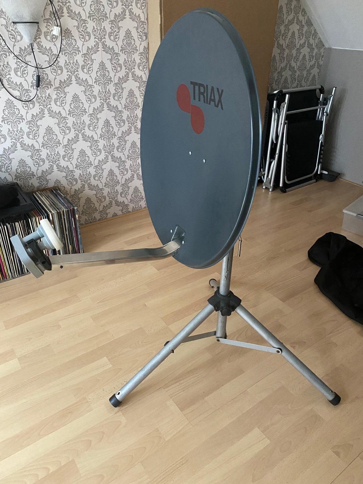 Triax schotel 65 cm, Ophalen, Gebruikt
