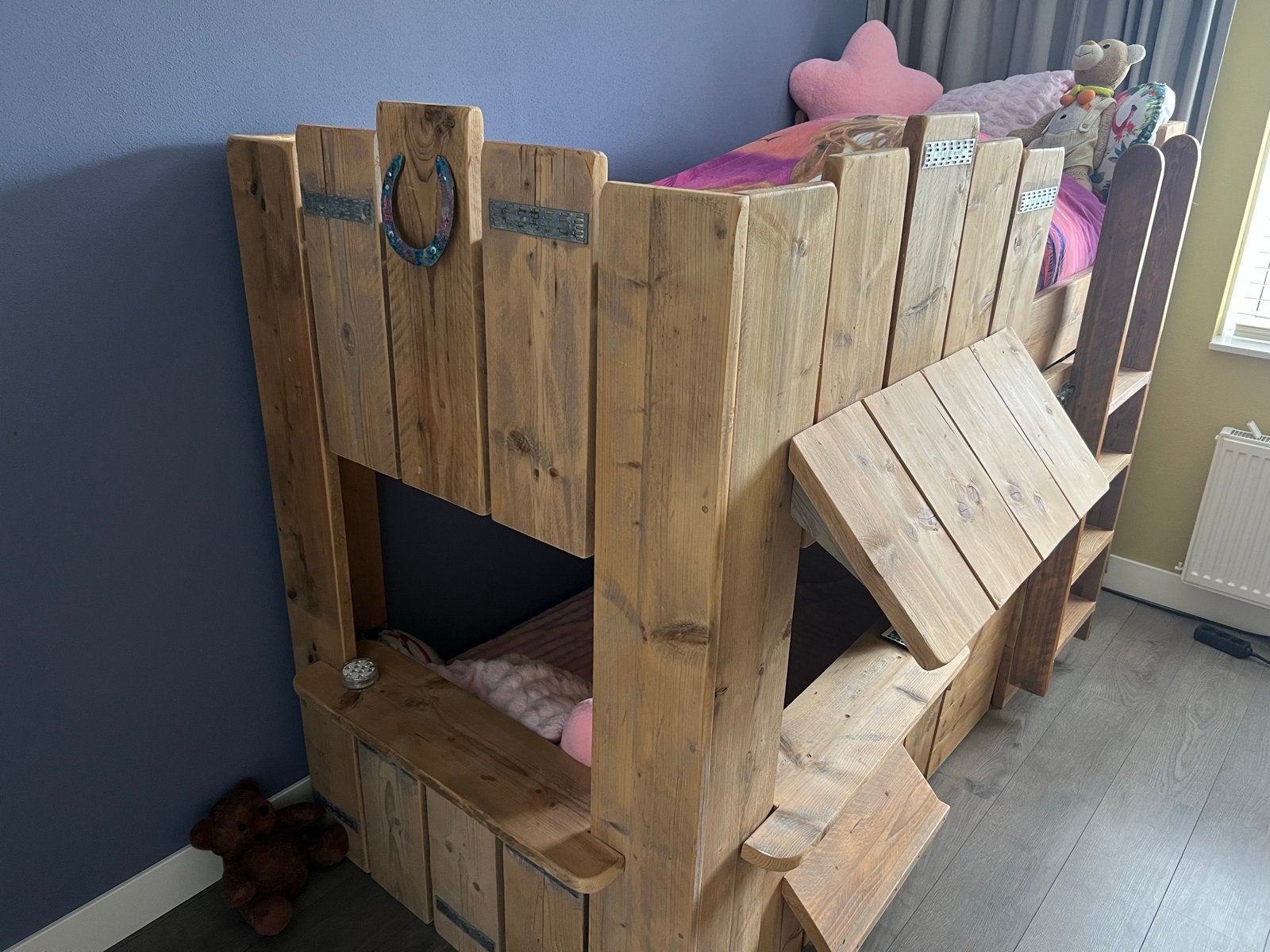 Uniek Steigerhouten Kinderbed met Speelruimte, Gebruikt, 90 cm, Eenpersoons, Bruin