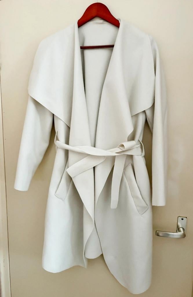 Witte jas M mode bymusthave, Ophalen of Verzenden, Gedragen, Maat 38/40 (M), Wit