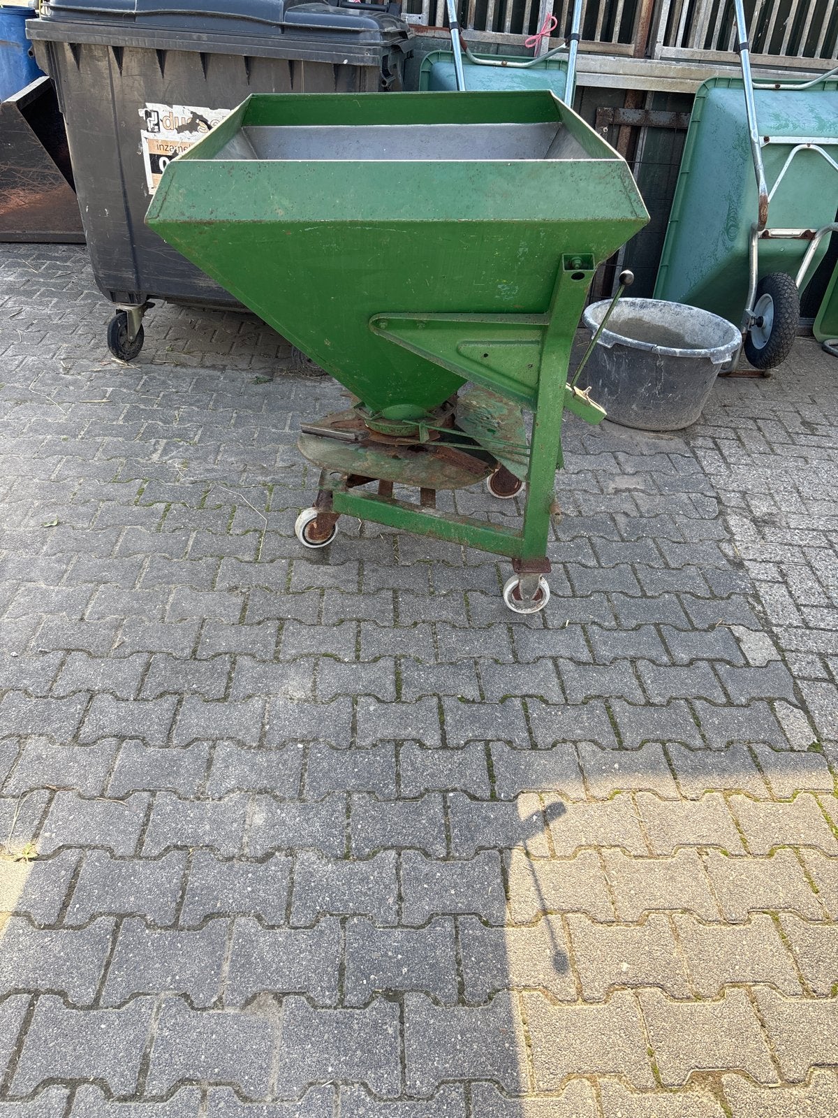Groene kunstmeststrooier op wielen 80x 100 cm, Ophalen