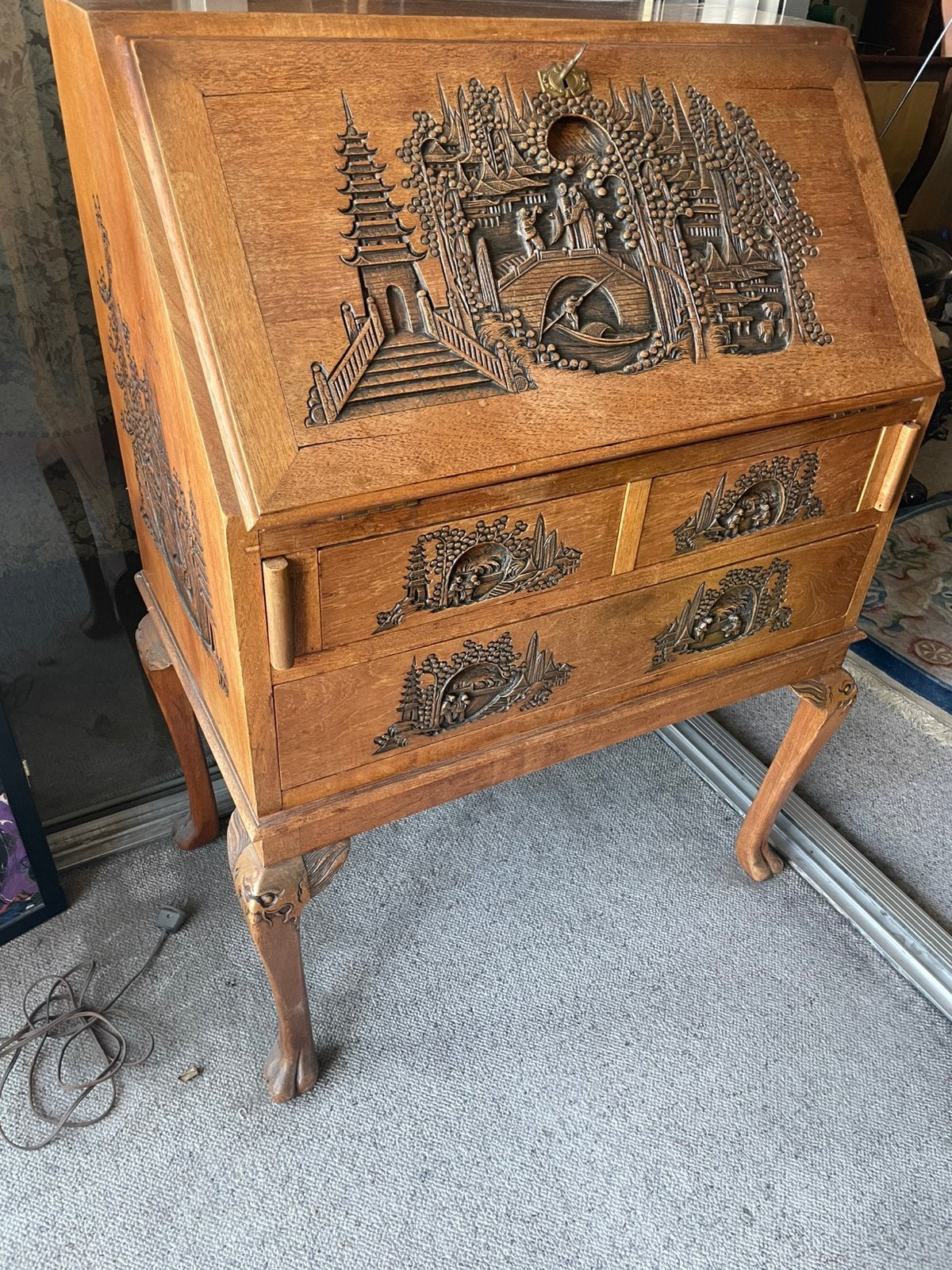 Chinese Handgesneden Secretaire / Klepbureau (Kamferhout), Huis en Inrichting, Kasten | Secretaires, Zo goed als nieuw, Ophalen