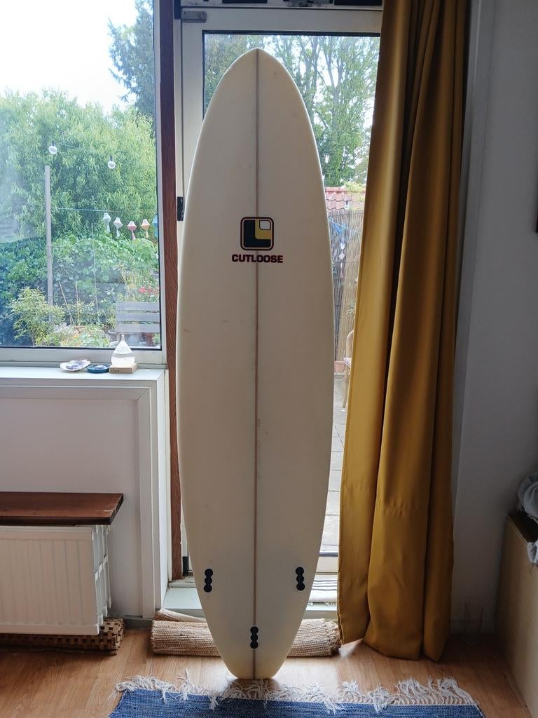 Cutloose Shortboard - 6.10 inch, Watersport en Boten, Golfsurfen, Gebruikt, Shortboard, Met vinnen, Met koord, Ophalen