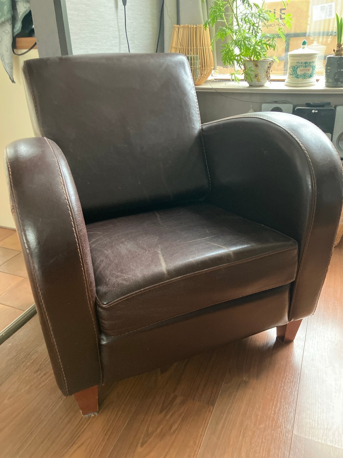 Comfortabele bruine leren fauteuil 2 stuks, Huis en Inrichting, Fauteuils, Ophalen, Gebruikt, Leer, 75 tot 100 cm