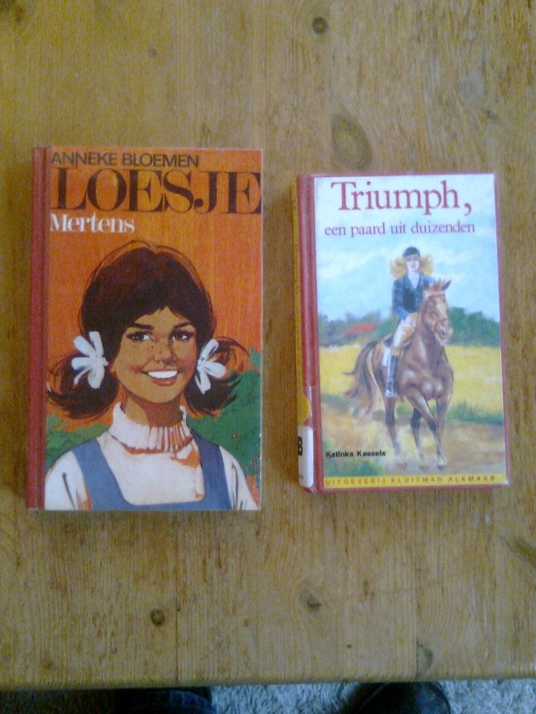 Loesje Mertens,  en andere pockets,  0,25 per stuk, Ophalen of Verzenden, Gelezen