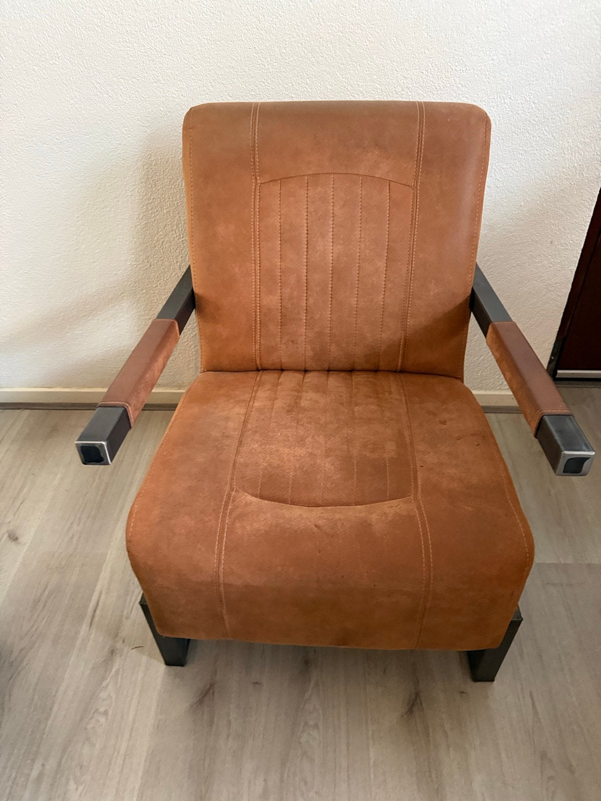 Comfortabele fauteuil met metalen frame - Bruin, Huis en Inrichting, Stoelen, Ophalen, Gebruikt, Bruin, Metaal