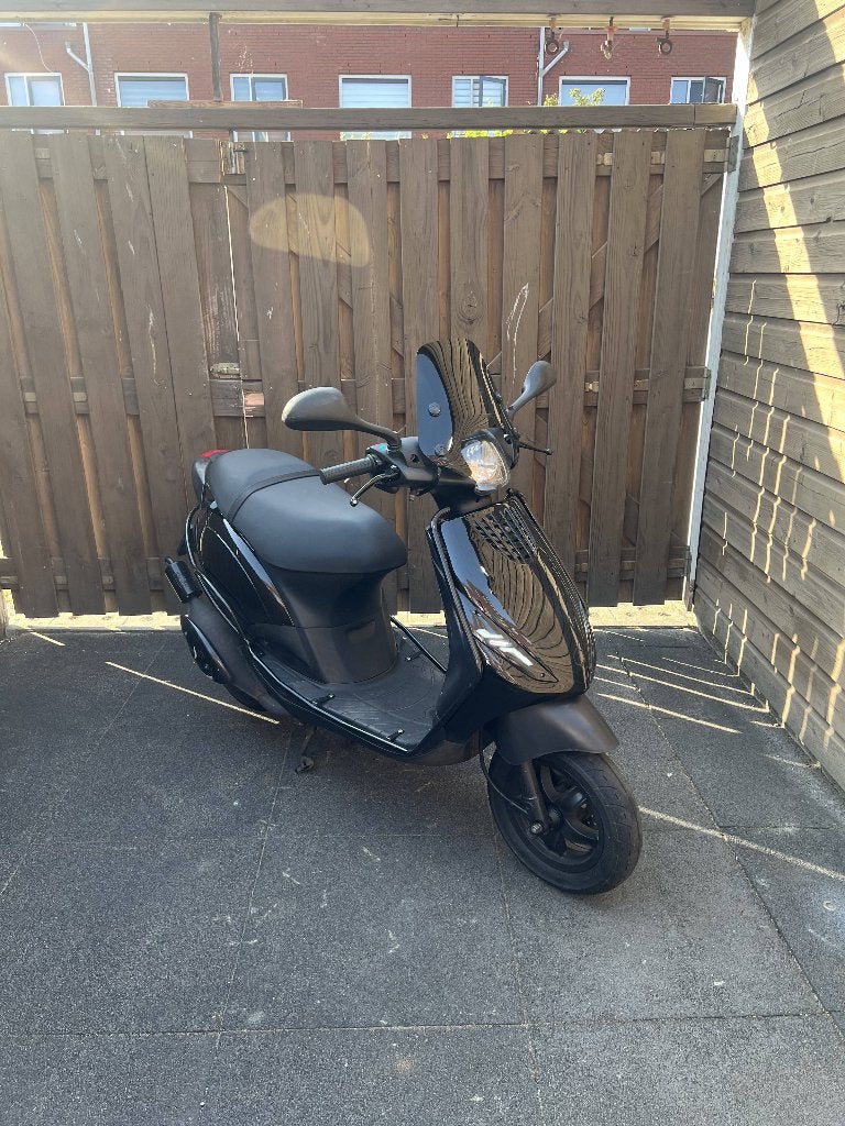 Piaggo zip 2t 2015| Origineel, Ophalen, Tweetakt, Gebruikt, Maximaal 45 km/u