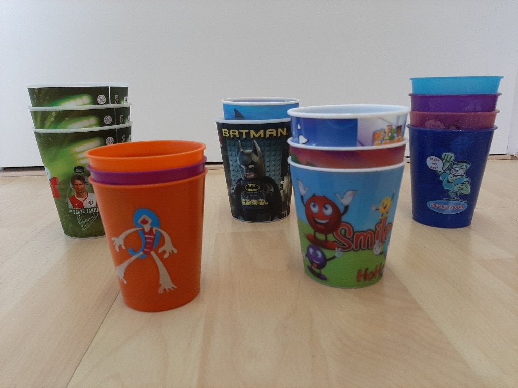 16 Verschillende drinkbekers, Ophalen, Kunststof, Gebruikt, Overige merken