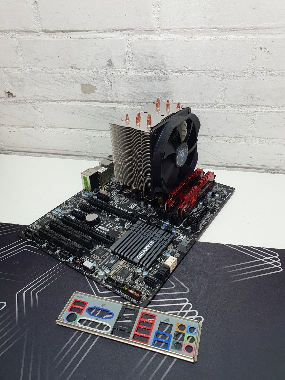 Gigabyte Z68X-UD3H + i7-2600K + 8GB RAM + Zalman koeler, ., Refurbished, DDR3, Ophalen of Verzenden
