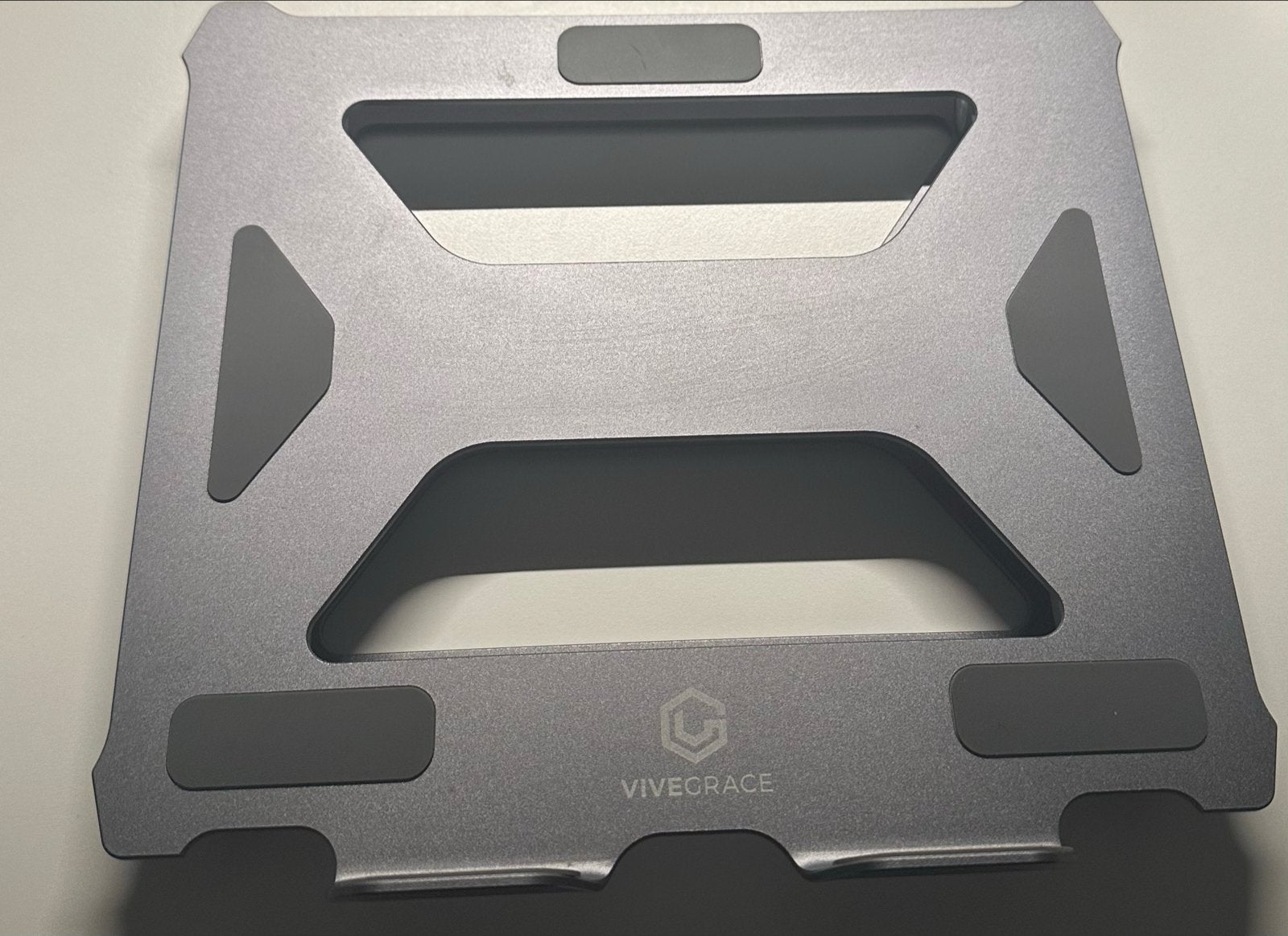 Verstelbare en opvouwbare aluminium laptopstandaard, Ophalen of Verzenden, Zo goed als nieuw, In hoogte verstelbaar