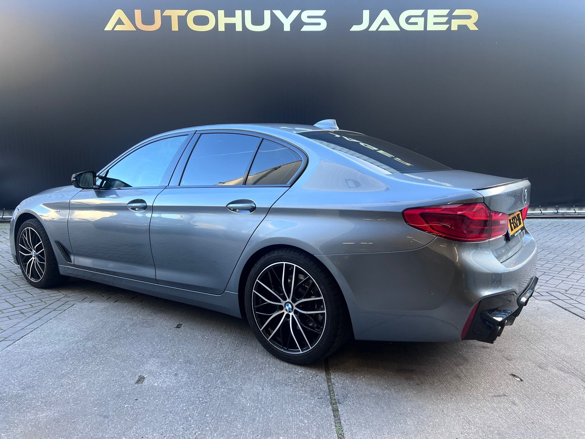 BMW 5-serie 540i xDrive High Executive -M Sport Pano Ventila, Auto's, Automaat, Gebruikt, 2000 kg, 340 pk