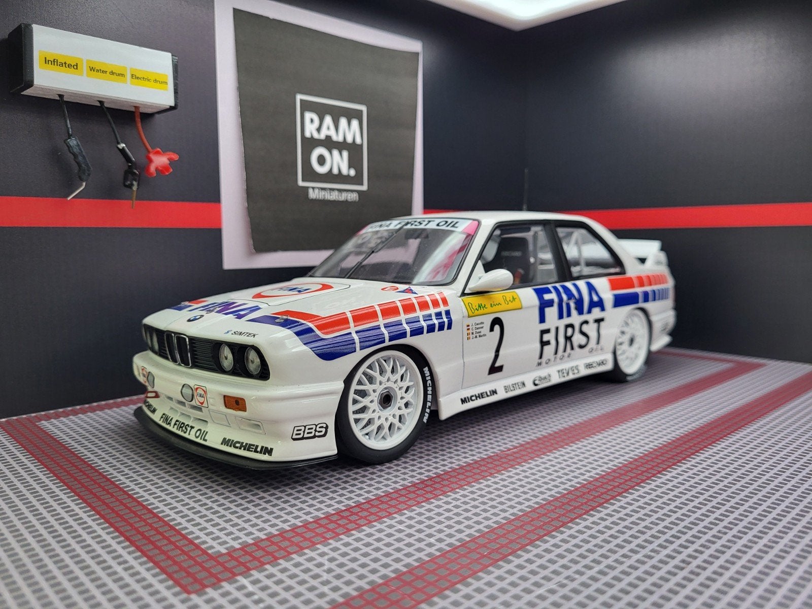 1/18 BMW E30 M3 Fina 24h Nurburgring J. Cecotto, Ophalen of Verzenden, Zo goed als nieuw, Auto, MiniChamps